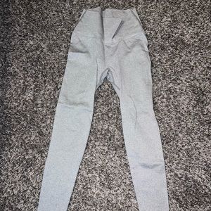 Balance athletica linear leggings - size small